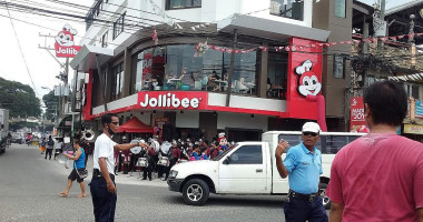 Jollibee outside