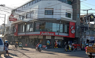 Jollibee outside