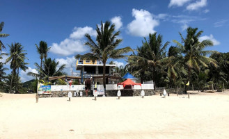 Siztoms Beach Bar And Restaurant outside