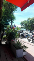 Nira's Home Bakery outside