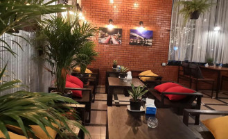 ณ​ บ้านแพ้ว​ Cafe​ ​ Bistro สาขา2)​ inside