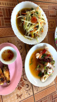ส้มตำอ้อยใจ food