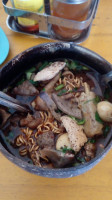 ก๋วยเตียวเรือเป่าปาก ชามกะลา food