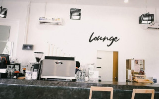 Lounge CafÉ And เลาจน์ คาเฟ่ inside