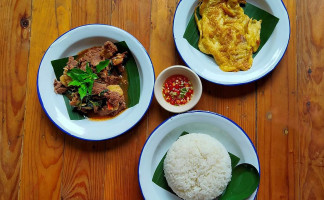 ผมไม่รู้ ผมนอนนา คาเฟ่ food