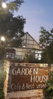 Garden House Cafe outside