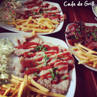 Cafe' De Grill food