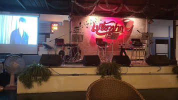 ร้านเปรี้ยวปาก เมืองพล inside