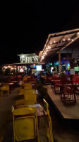 8riew Bar&restaurant outside