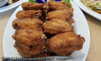 ร้านอาหารไม้แก้ว การ์เด้นท์ Maikaew Garden Food