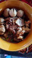 ร้านก๋วยเตี๋ยวเนื้อตุ๋นยายไล food