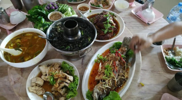 Khun Sarai food