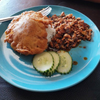 Pakorn's Kitchen food