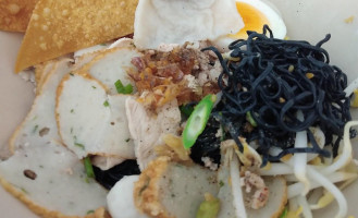 เฮียโหน่งเป็ดย่าง ก๋วยเตี๋ยวหมูต้มยำสูตรโบราณ food