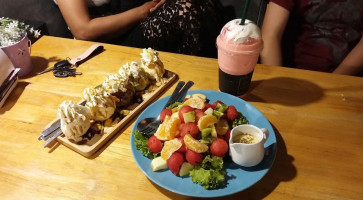 มีความสุข คาเฟ่ (meekhwamkook Cafe' food