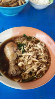 ร้านก๋วยเตี๋ยวไก่ตุ๋นสมุนไพรยาจีน มะระ คลองท่อม เจ้าเก่า food