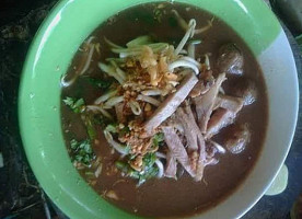 ร้านน้ององศาชวนชิมก๋วยเตี๋ยวหมูรสเด็ด food