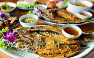 ธารารินทร์ รีสอร์ท คาเฟ่ food