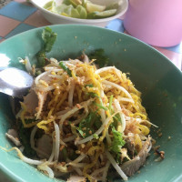 ร้าน​ก๋วยเตี๋ยว​ ป้าน่อย​ลุง​พวง​ food