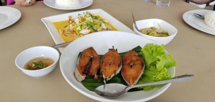 Haadsomboon Seafood food