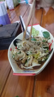ก๋วยเตี๋ยวเรือ กลางดง food