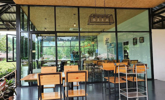 ทุ่งผาทอง Caff inside