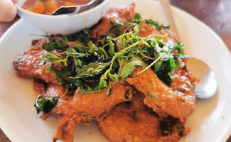 ร้านอาหารสมบัติ ชวนชิม food