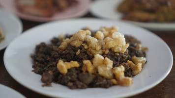 Mae Luang Pen, Grilled Meats Extravaganza, Mae Sariang City food