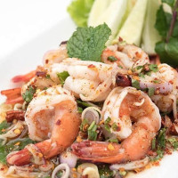 เจ้น้อยตำถาดบ้านทุ่ง food