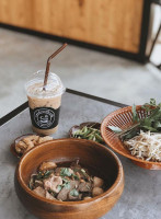 ตองก๋วยเตี๋ยวเรือ By Boncafé drink