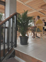 Mojo Cafe Bistro outside