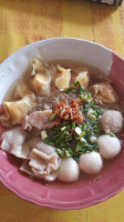 ร้านก๋วยเตี๋ยวหมูน้ำใสต้าบ่โอ อุมลองซอย 1 ต ล้อมแรด อ เถิน จ ลำปาง food