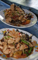 ร้านส้มตำป้าใบ หน้าโรงเรียนหนองตาคง food