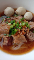 ร้านพลนิยม ก๋วยเตี๋ยว เนื้อตุ๋น หมูตุ๋น อาหารตามสั่ง รับทำข้าวกล่อง food