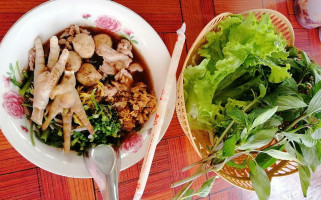 ร้านก๋วยเตี๋ยว​ ก๋วยจั๊บ​เจ้แป้ง food