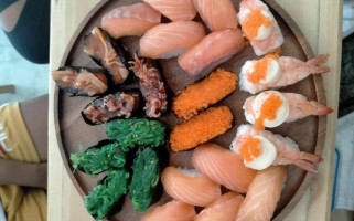 ร้าน​ซูชิ​ขุน​ช้าง​ food