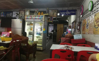 ร้านอาหารตุ๋นโภชนา inside