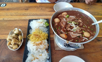 ก๋วยเตี๋ยวเรือถูกปากสระบุรี food