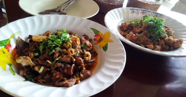 ร้านลาบบ้านดอย food
