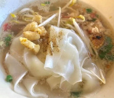 กู๋ระ ก๋วยเตี๋ยวหมูต้มยำ food