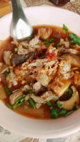 ร้านก๋วยจั๊บแม่น้อยเมืองเก่า food