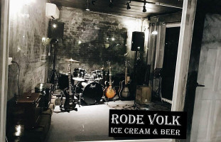 Rode Volk Ice Cream And Beer drink