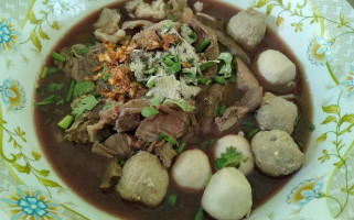 ก๋วยเตี๋ยวไก่มะระบ้านซับกรองทอง food