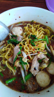 ร้านยายก้องอาหารตามสั่ง ก๋วยเตี๋ยวหมู food