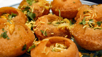 Shahibaug Pakodi Center food