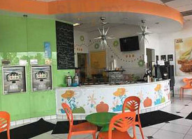 Pfc Garden & Restaurant inside