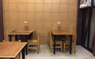 Taps Mix Resto Laurel inside