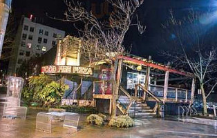 Kapriz outside