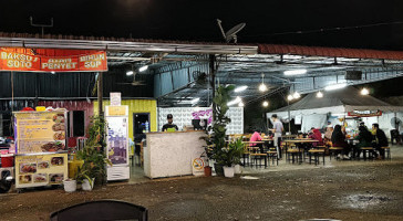 Makan Station outside