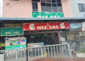 Mee Abu Teluk Wanjah outside